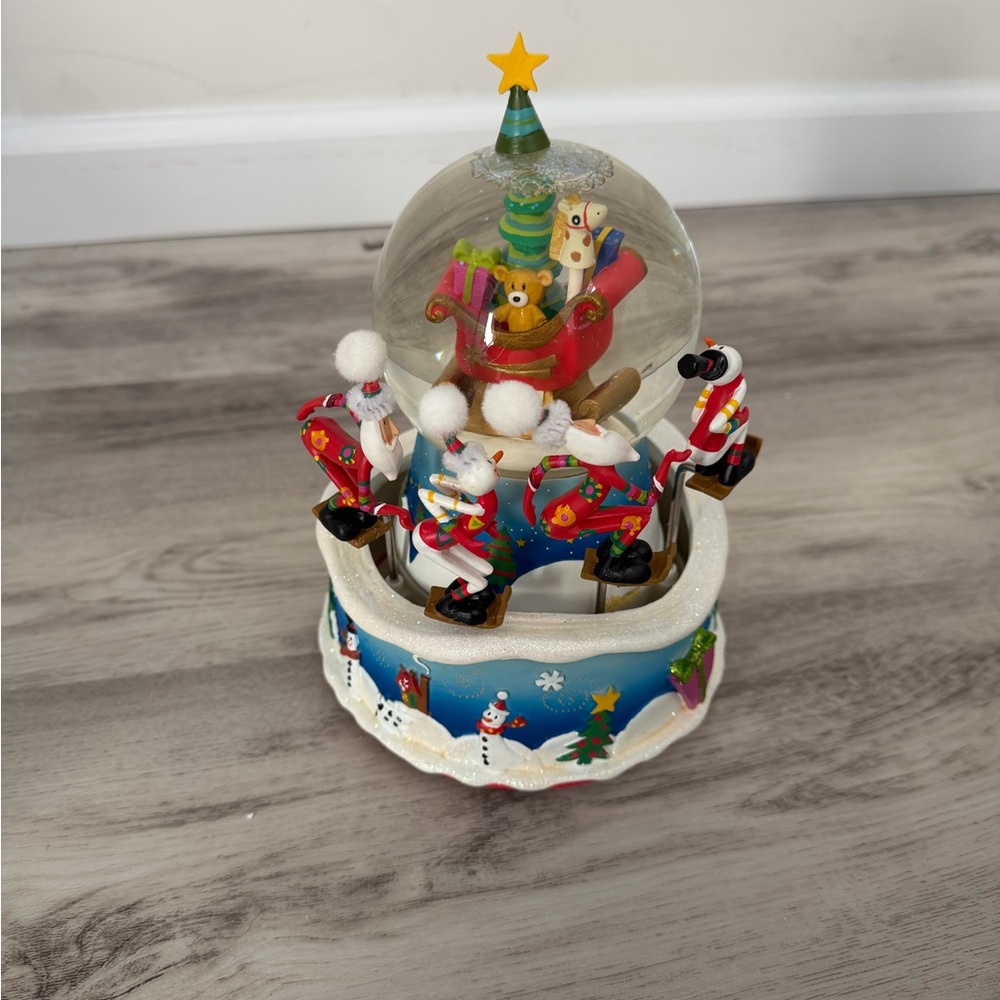 Rotating Snow Globe